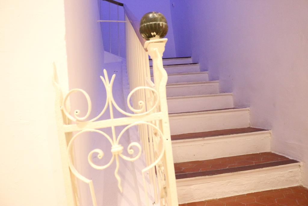 Backpackers Hostel Antibes Exterior photo