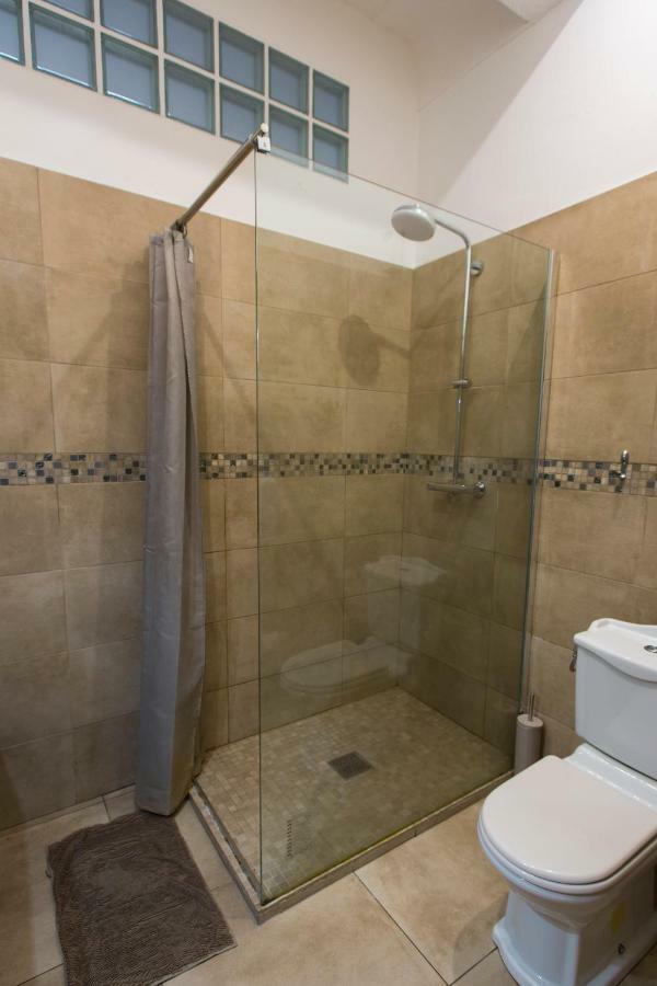 Backpackers Hostel Antibes Exterior photo