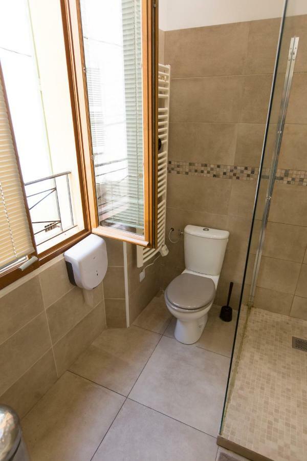 Backpackers Hostel Antibes Exterior photo